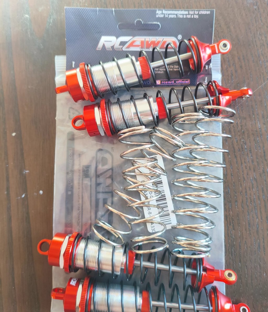 Amortecedores RCAWD Big Bore em metal com molas para carros RC sobre embalagem