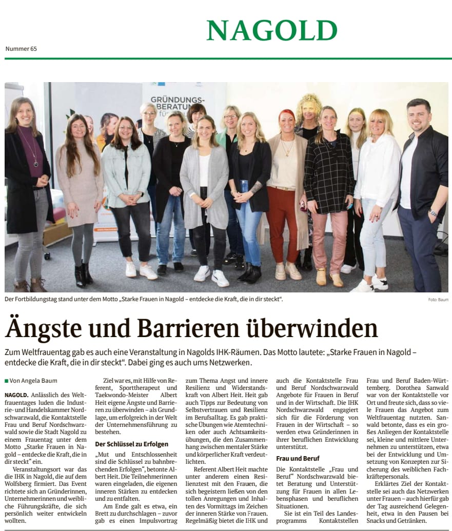 Zeitungsartikel zum Weltfrauentag in Nagold mit dem Thema „Ängste und Barrieren überwinden“ – Gruppenfoto mit Teilnehmenden u