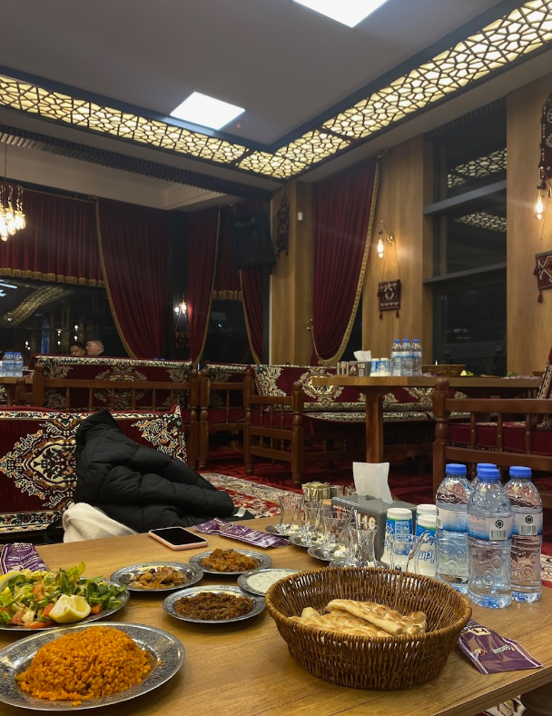 Sıra Gecesinde Neler İkram Edilir, Menüde Neler Var? (Gaziantep Rehberi 2026)