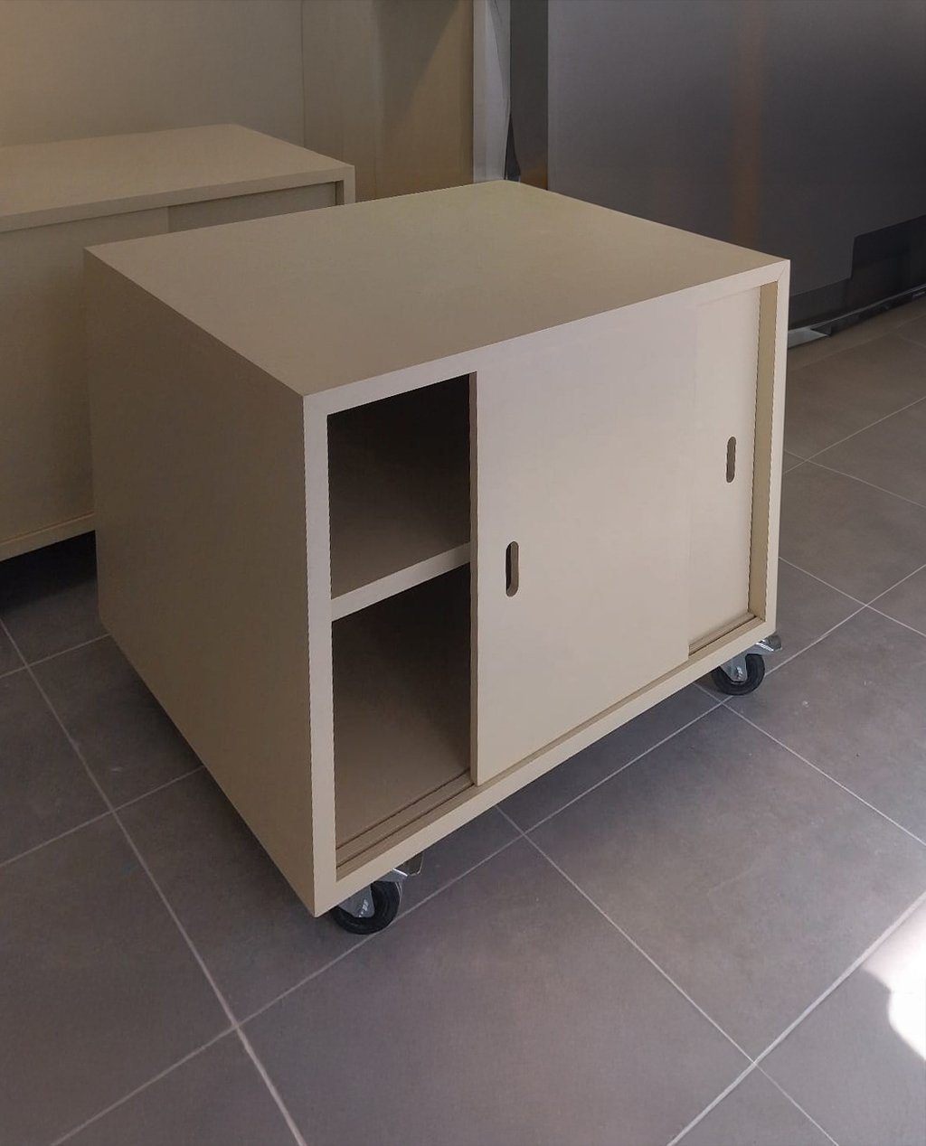 100% matériaux upcyclés  Fabrication locale Réalisation par un atelier d'insertion. 