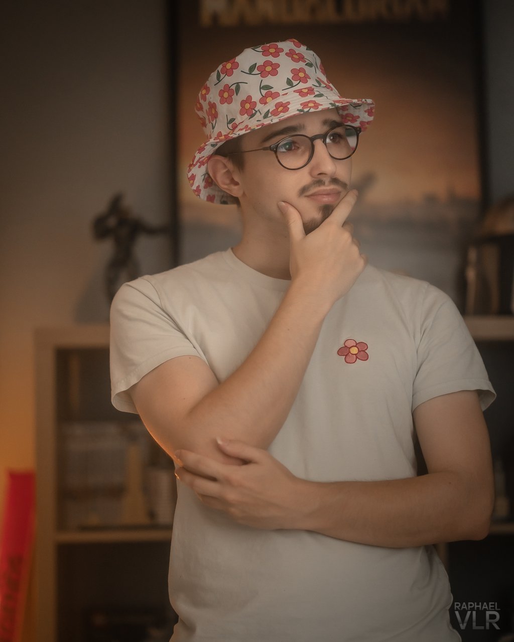 Photo de Raphaël VLR réfléchissant