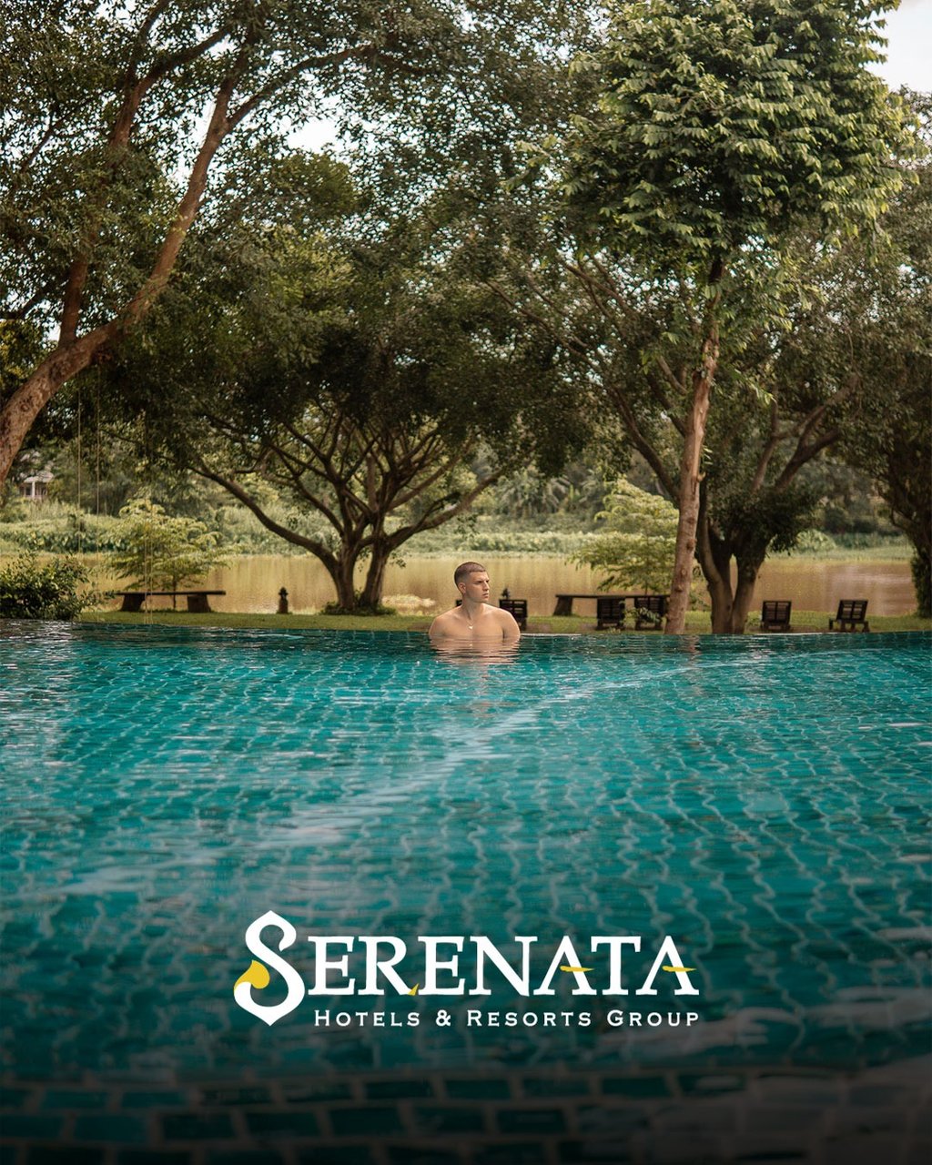 Content Creation für Serenata Hotels & Resorts Group – Pool und tropische Umgebung.