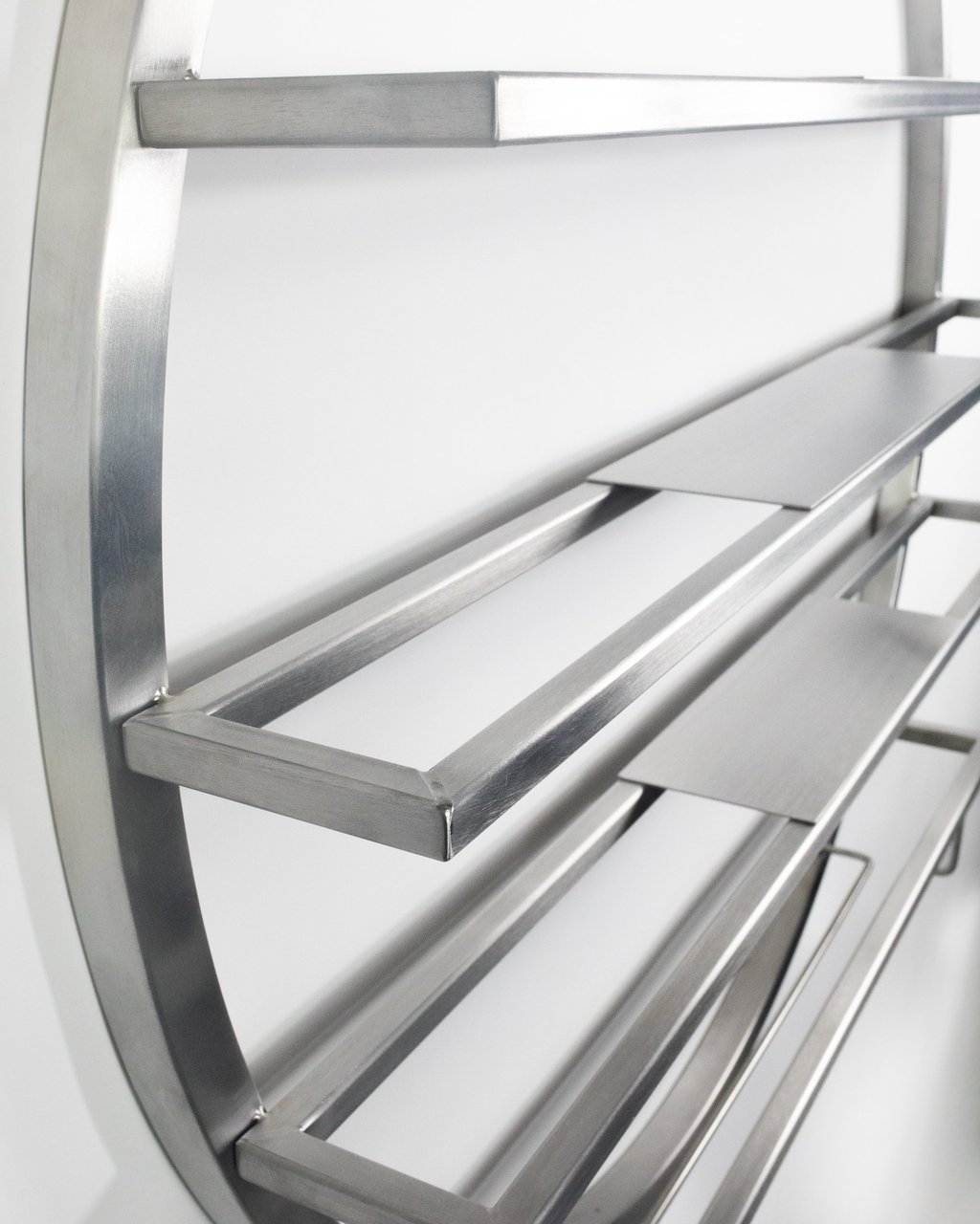 Dettaglio portavino acciaio inox design moderno