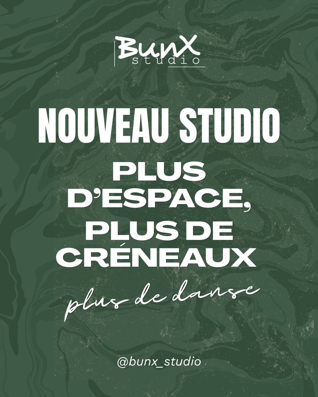 Visuel promotionnel Bunx Studio sur fond vert marbré. 