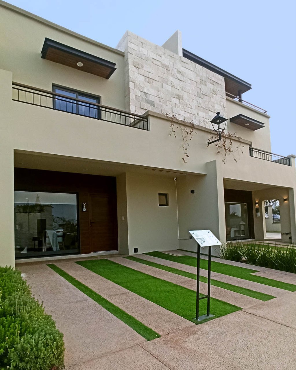 Misión Schoenstatt, casas nuevas en fraccionamiento cerrado con amenidades premium