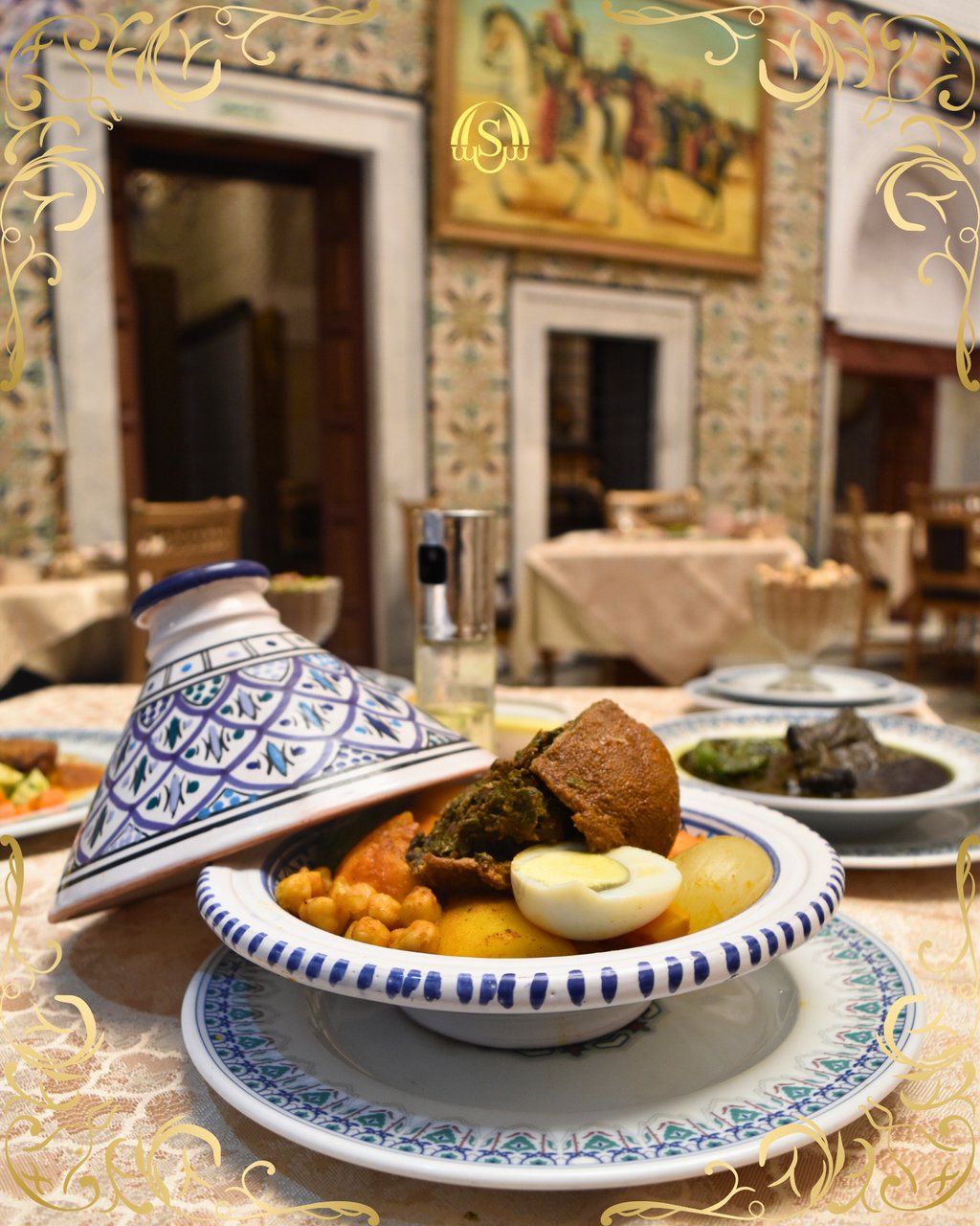 Couscous a table dans le palais historique Essaraya, Tunis.