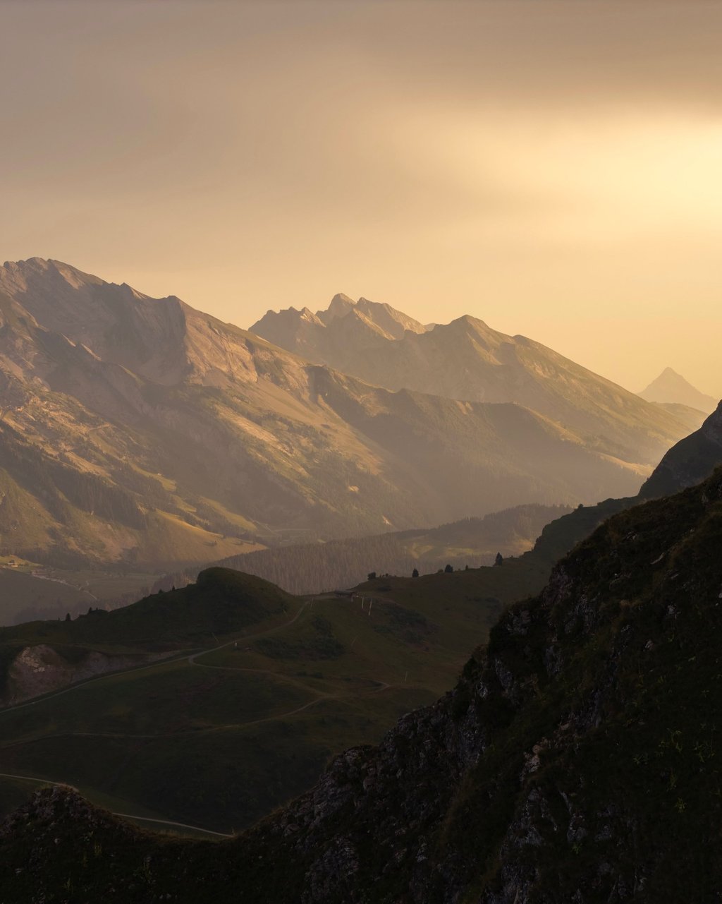 Prise de vue aérienne par drone dans les Alpes – Montagne en Drone