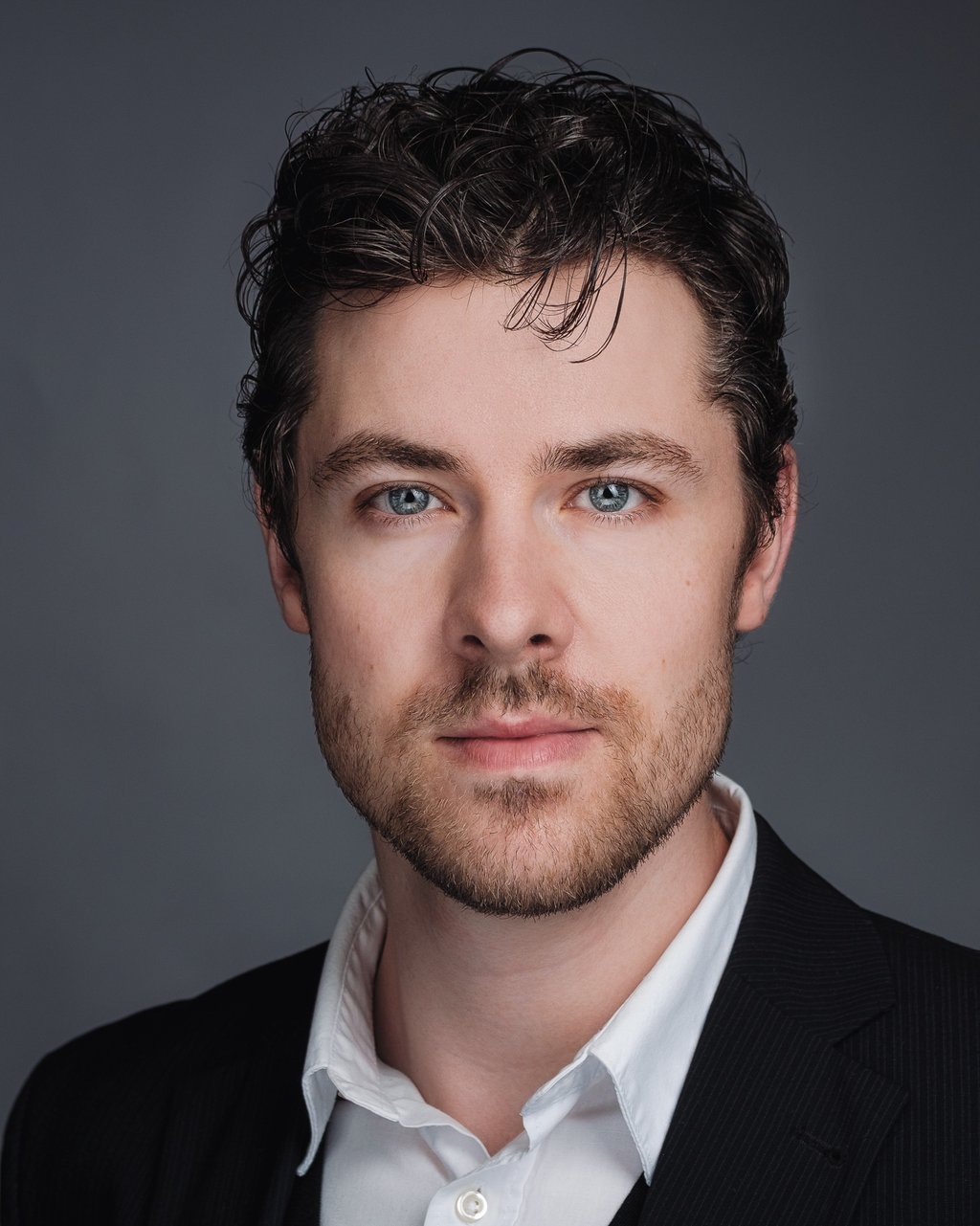 professioneel portret van man in studio in Raamsdonksveer