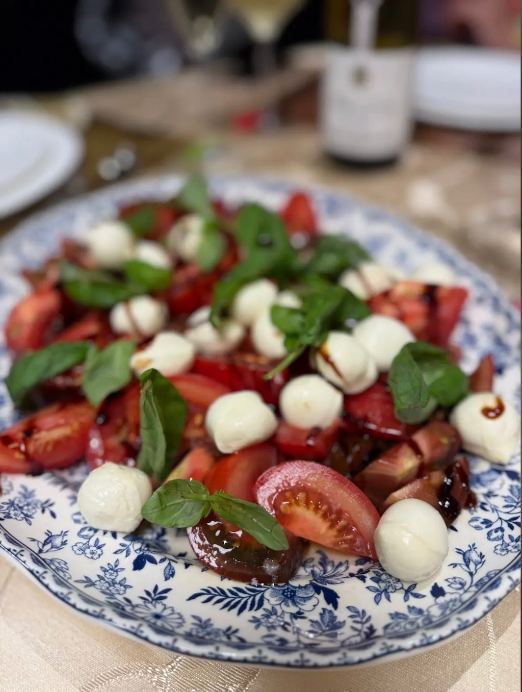 Capresse salad with tomatoes and mozarella