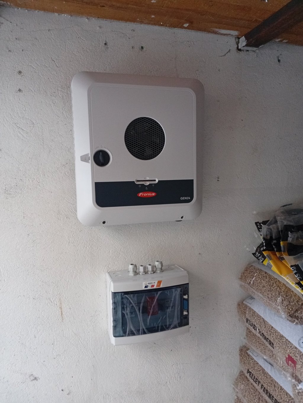 Onduleur hybride Fronius GEN24 6.0 installé dans une maison à Digne-les-Bains