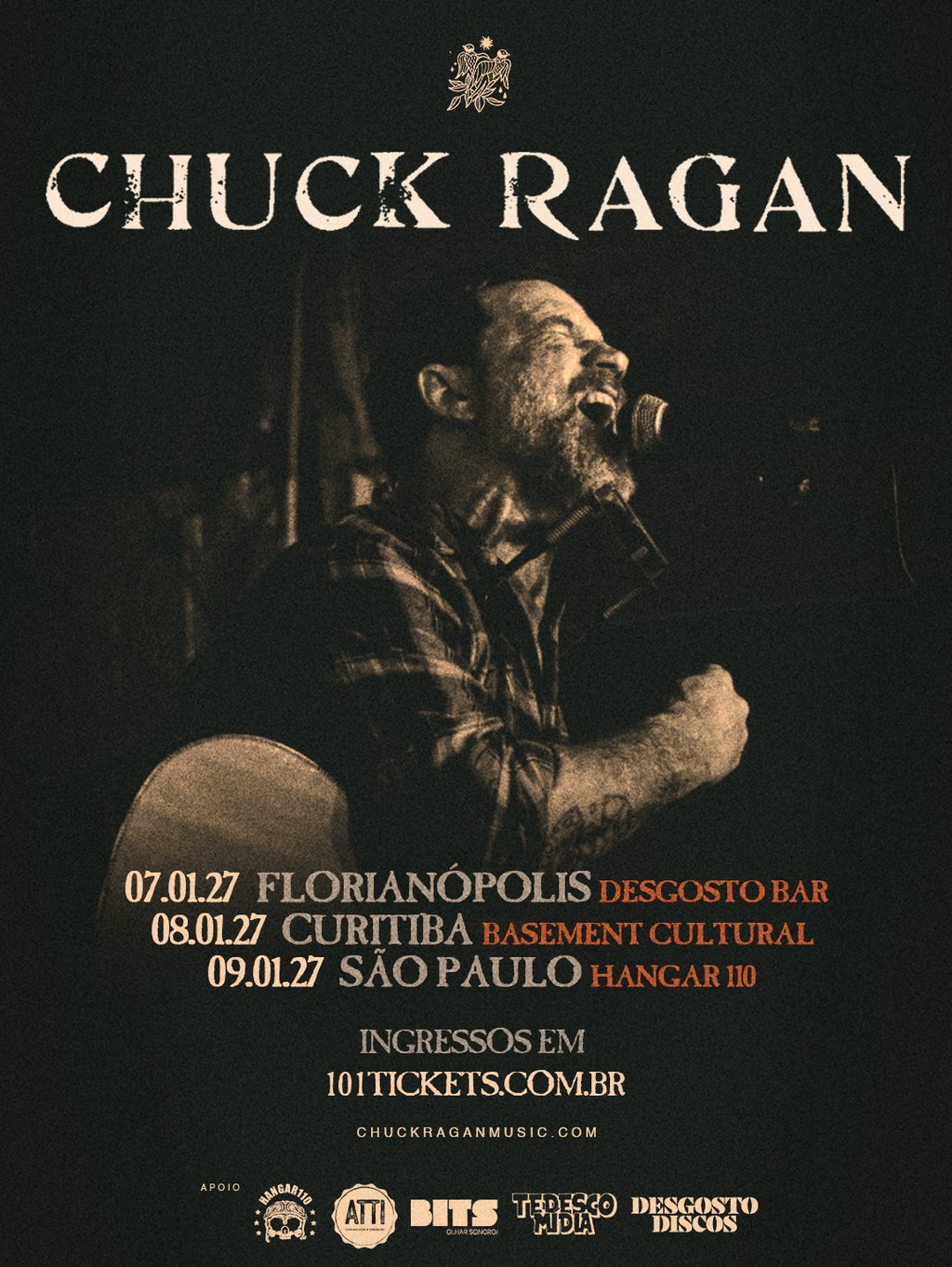 Cartaz do show do vocalista do Hot Water Music, Chuck Ragan com foto do cantor em destaque.