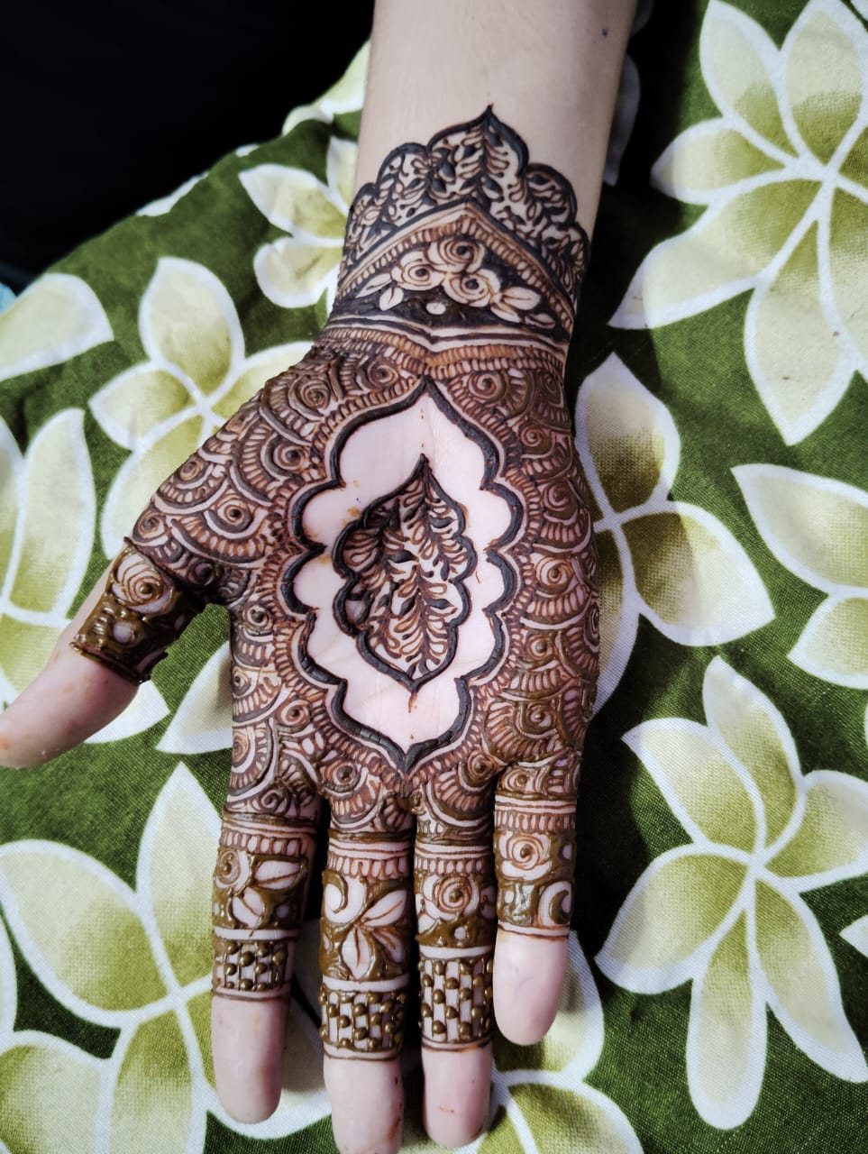 Professional Home Bridal and Party Mehndi Artist Service in Boisar, Palghar, and Umroli