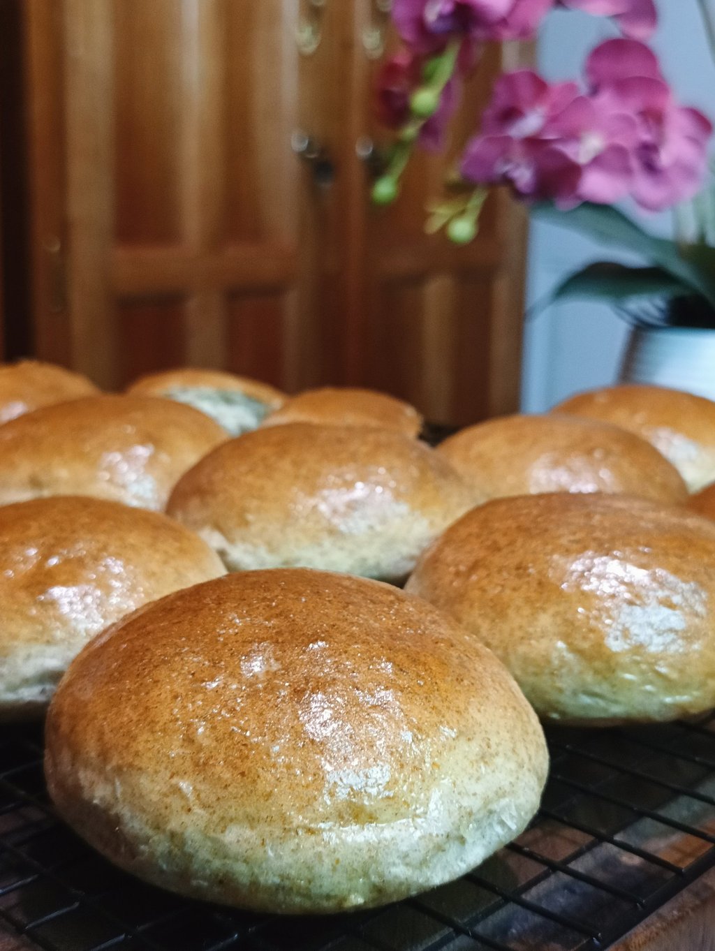 Hearty whole wheat buns