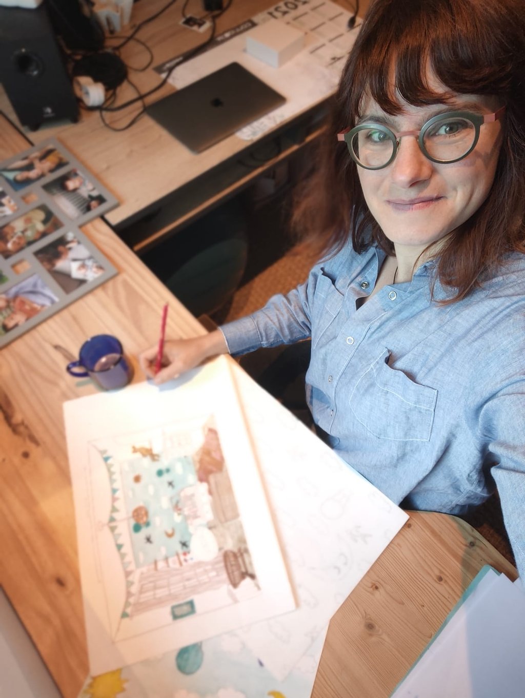 portrait Marie Hardy fondatrice entreprise Fresh Fresque croquis main levée travail déco intérieure