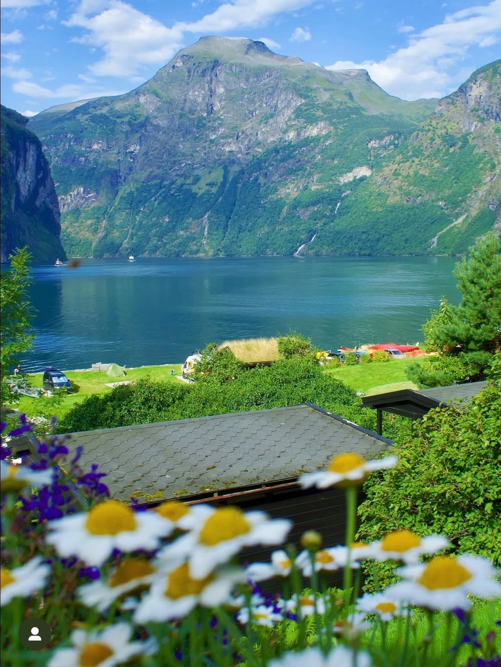 Paisaje de montañas en Noruega,