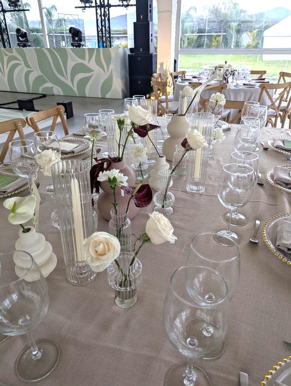 Centro de mesa imperial diseño floral Amor de Flores