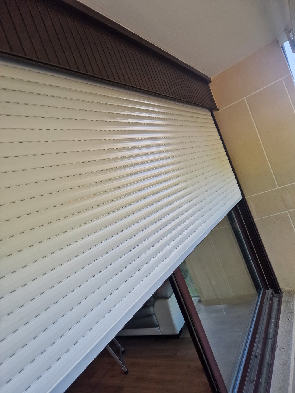 volet angle gauche