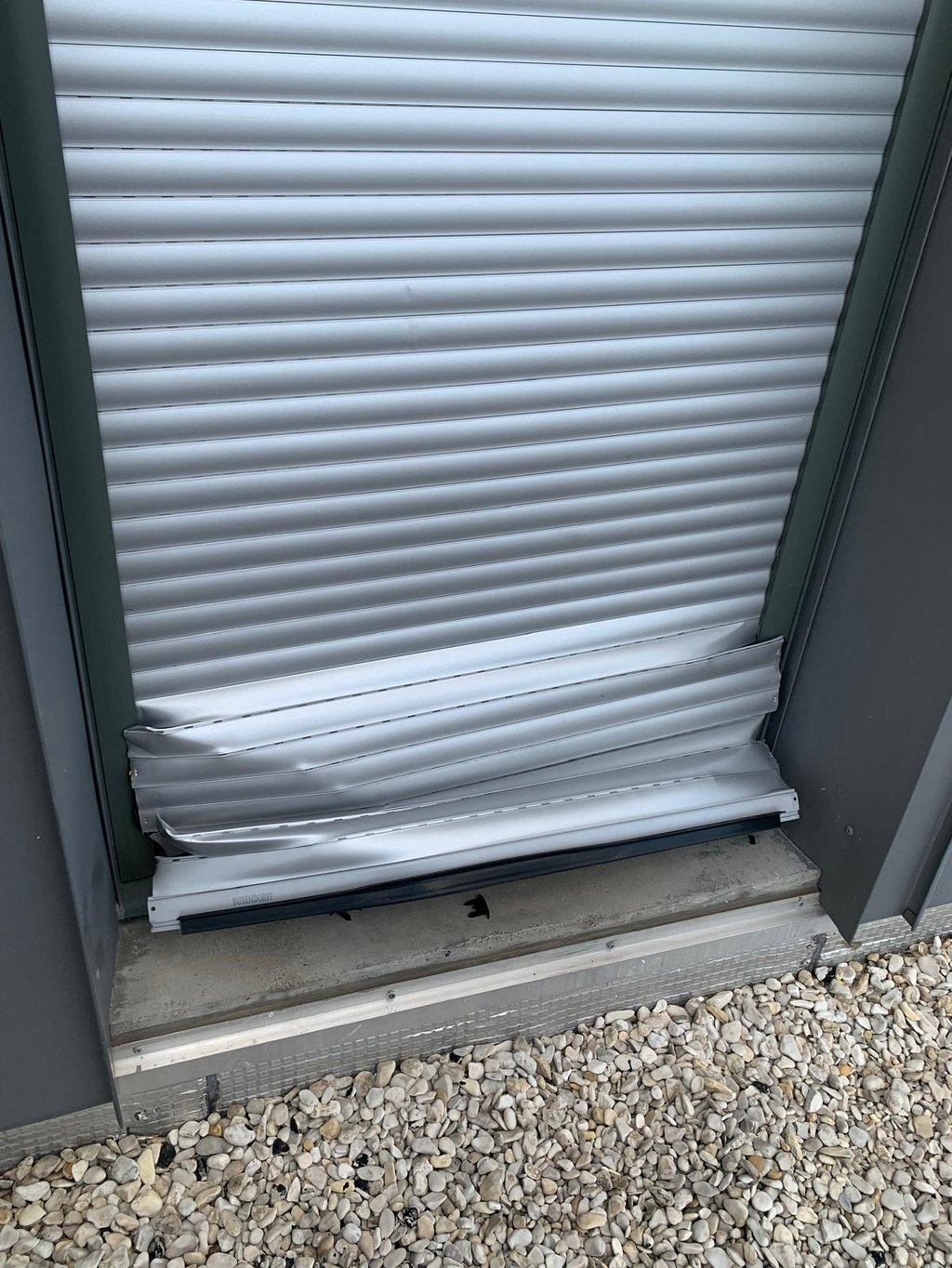 store écraser au sol de malade