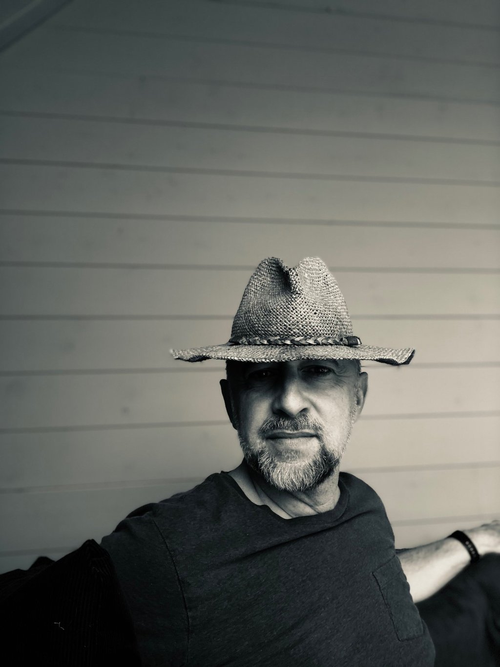 nik e wendon daniels artist