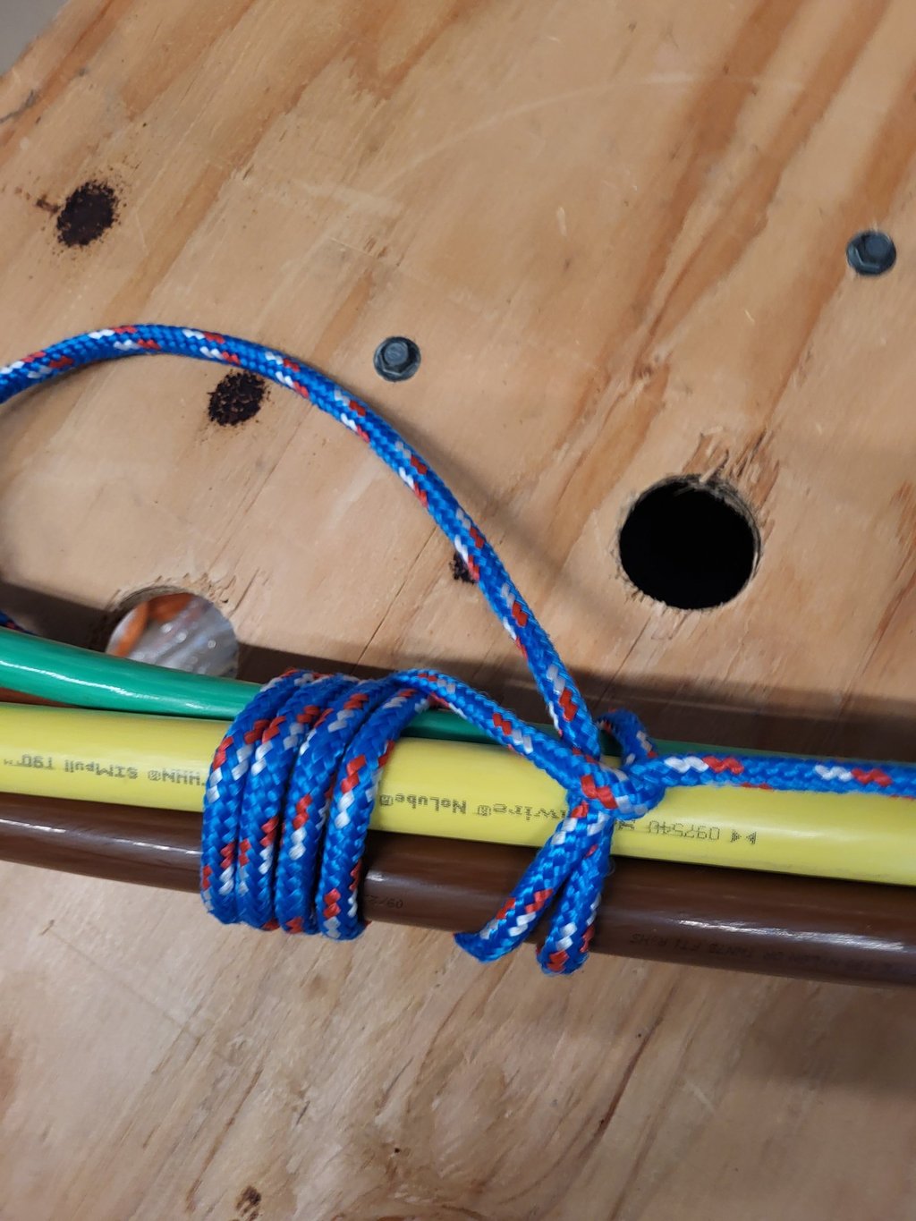 The Schwäbisch Hitch tied on slick THHN electrical wire for a high-tension cable pull