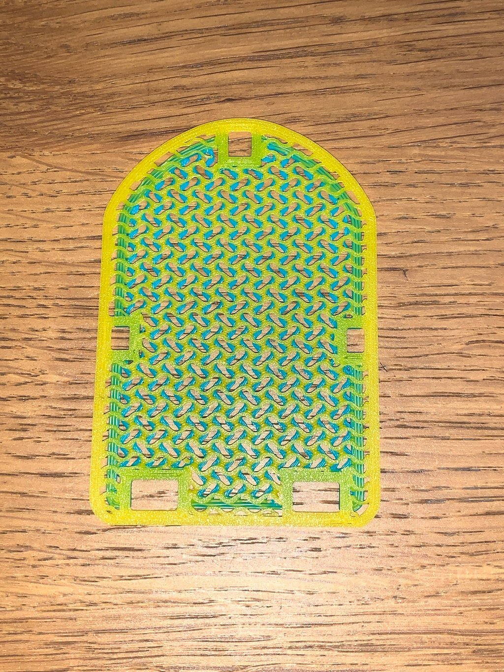 Multicolor patterns for insert plates
