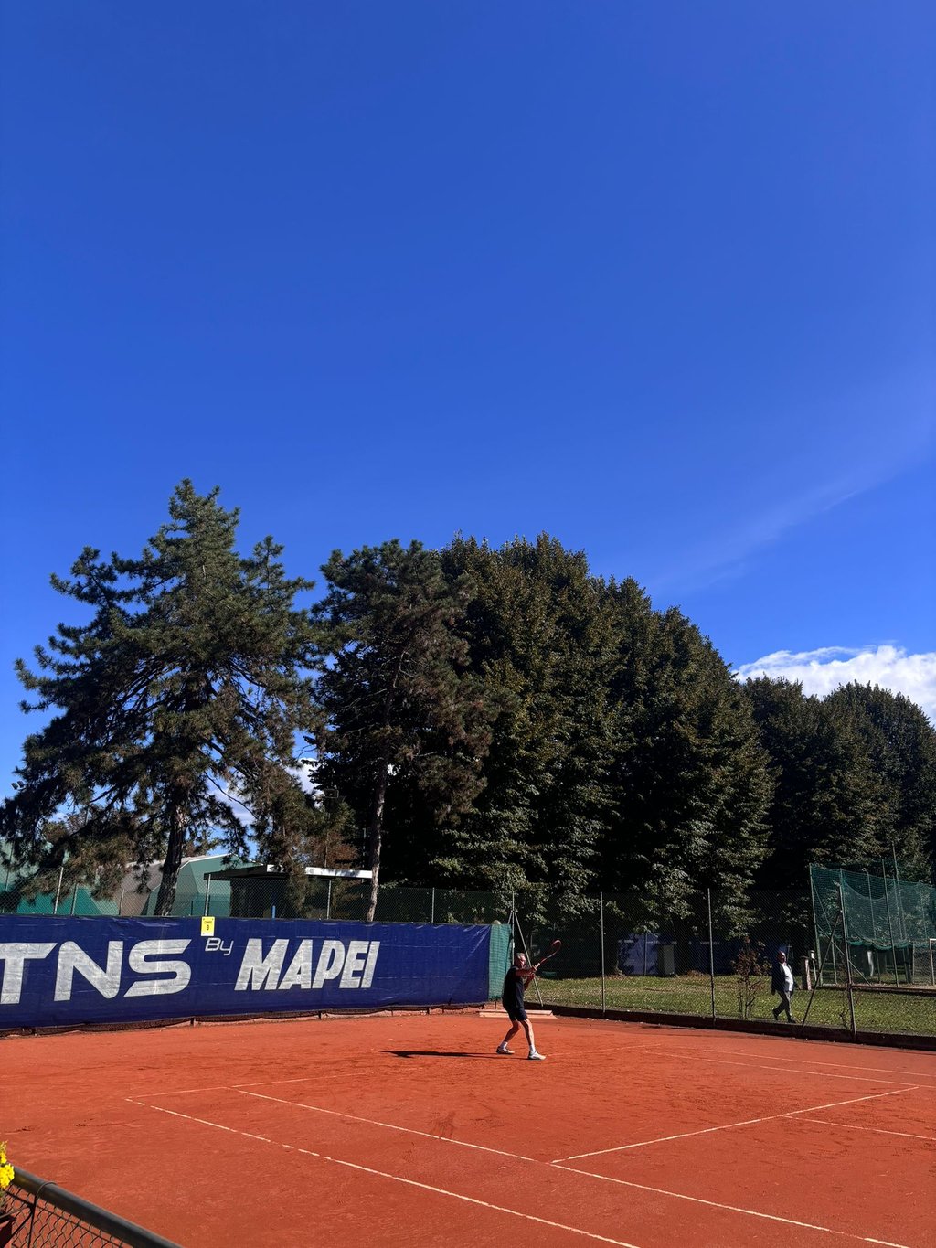Campo da tennis in terra rossa presso il Centro Tennis Aeronautica, Milano.