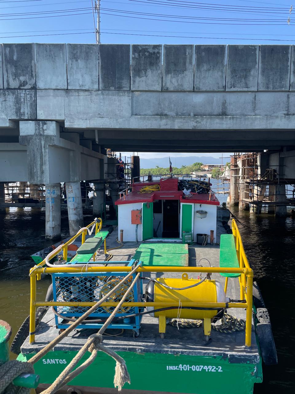 Embarcação para mergulho