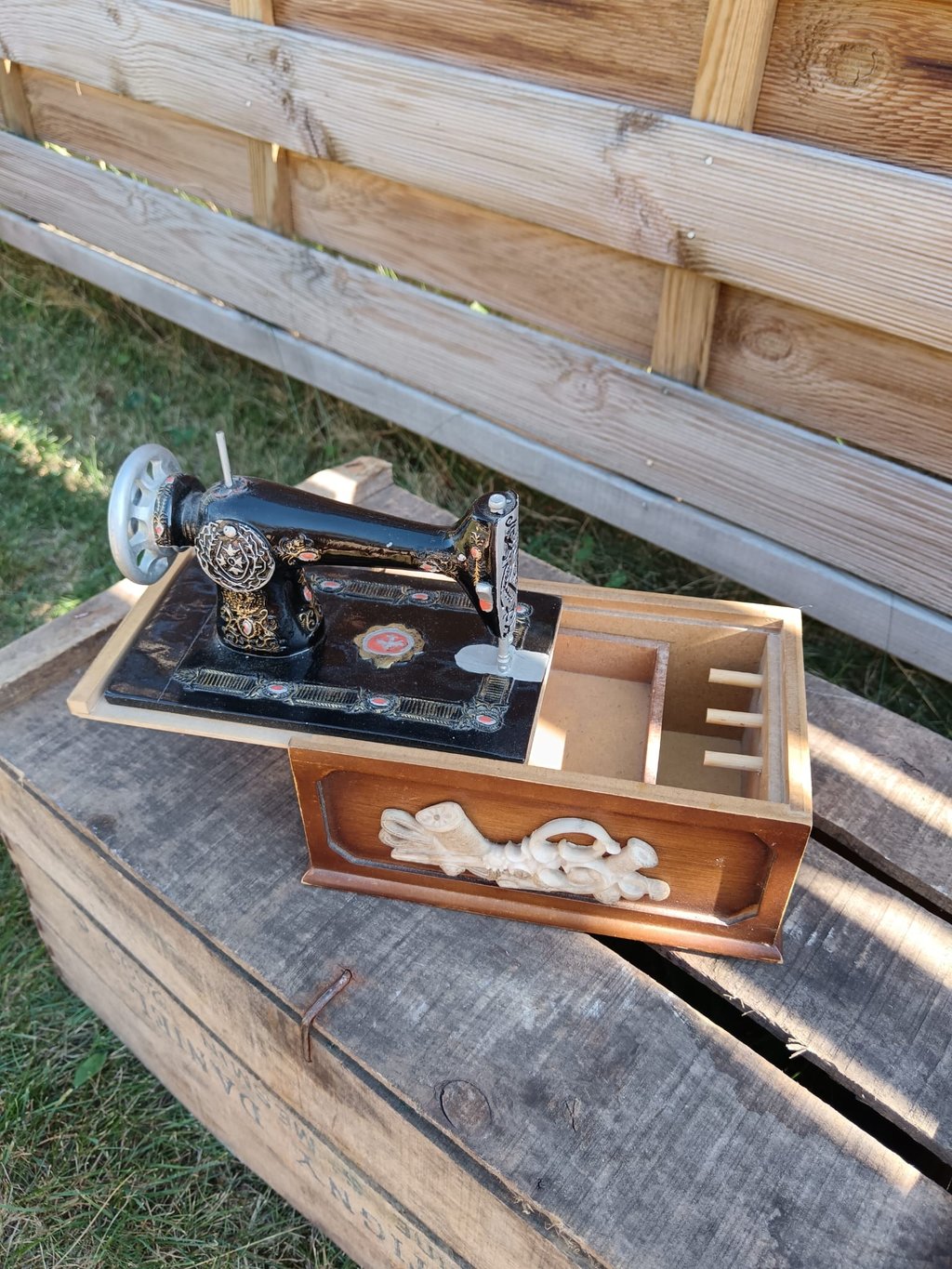 boîte machine à coudre