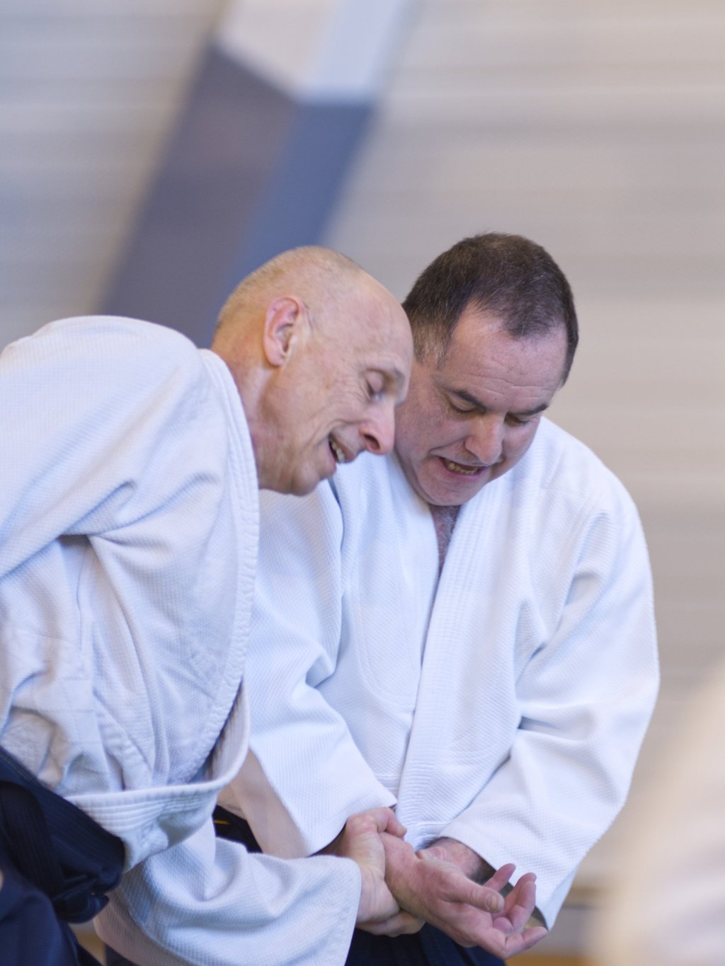 Reportage photographique sur un cours d’aïkido à Châteaudun — moments de concentration et de tr