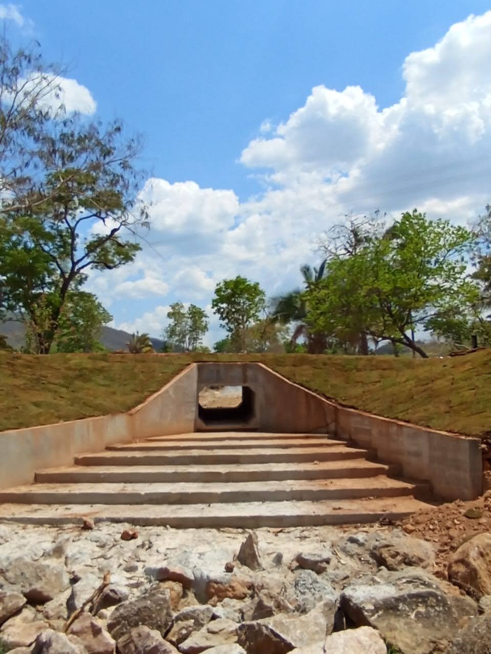 Obras de Drenagem e Contenção