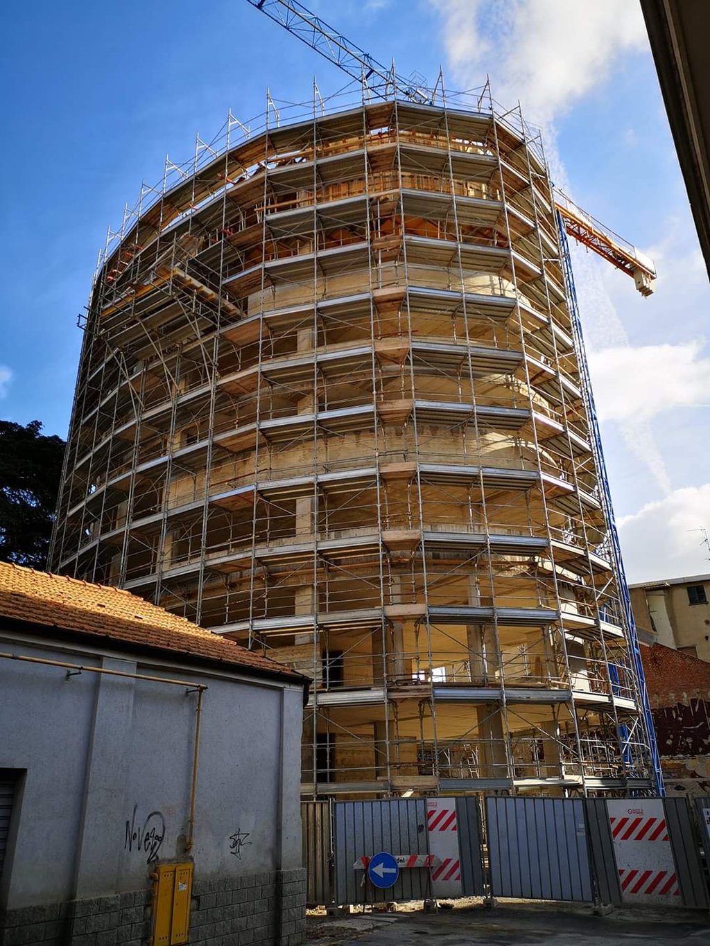 Ponteggio a telai prefabbricati