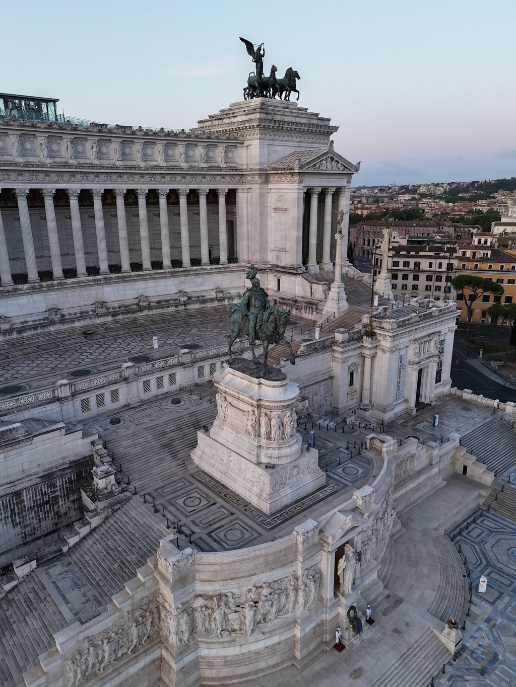 Piazza Venezia a Roma da drone 2025