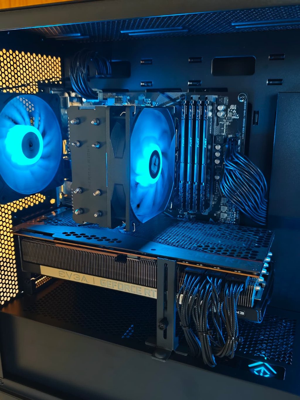 Interior do Computador Gaming MKBuilds com RTX 3080