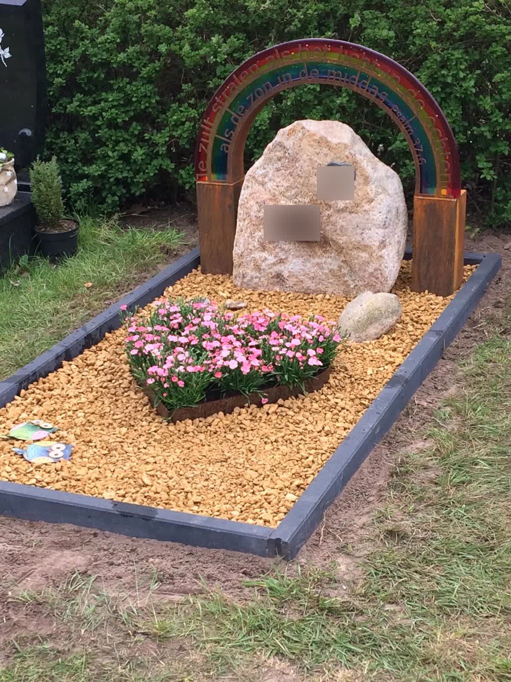 glass artwork for a grave