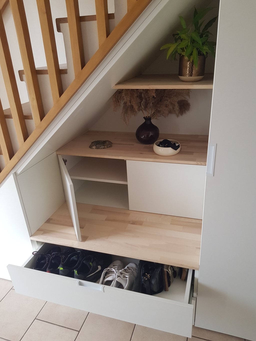 Agencement sous escalier