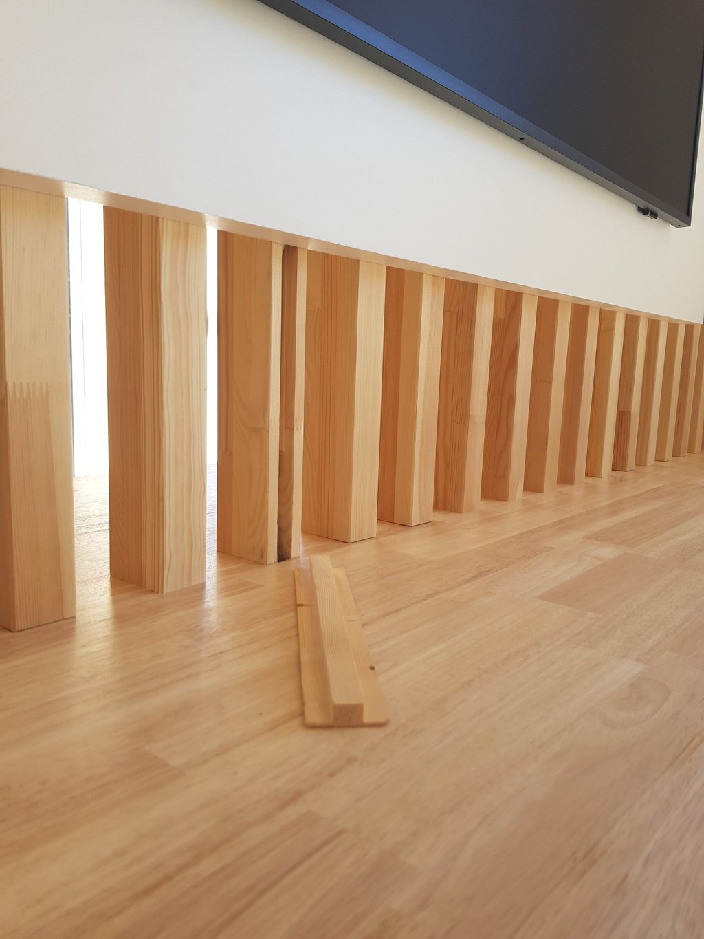 Meuble TV effet suspendu sur mesure