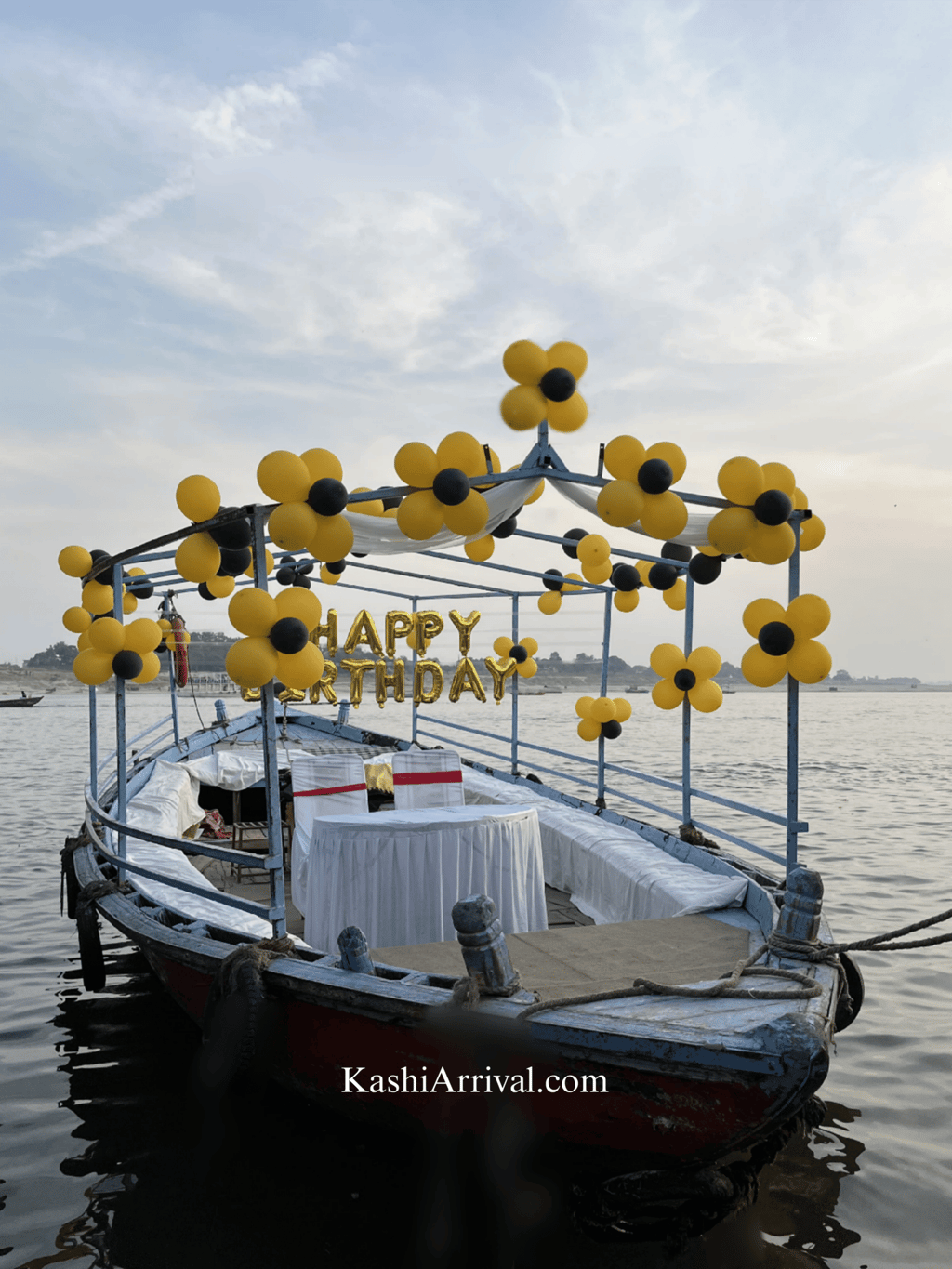 Basic Decorated Canopy (Light) Motor Boat for Simple Celebration