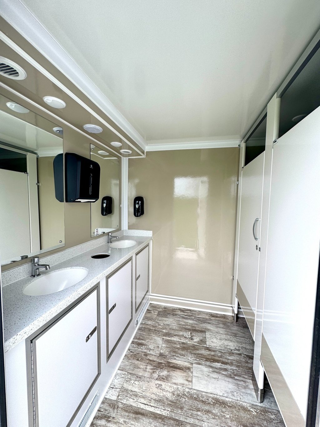luxury rental bathrooms