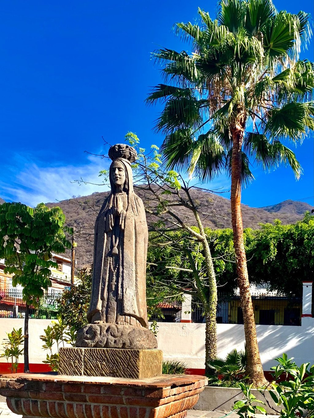 Statue in Ajijic