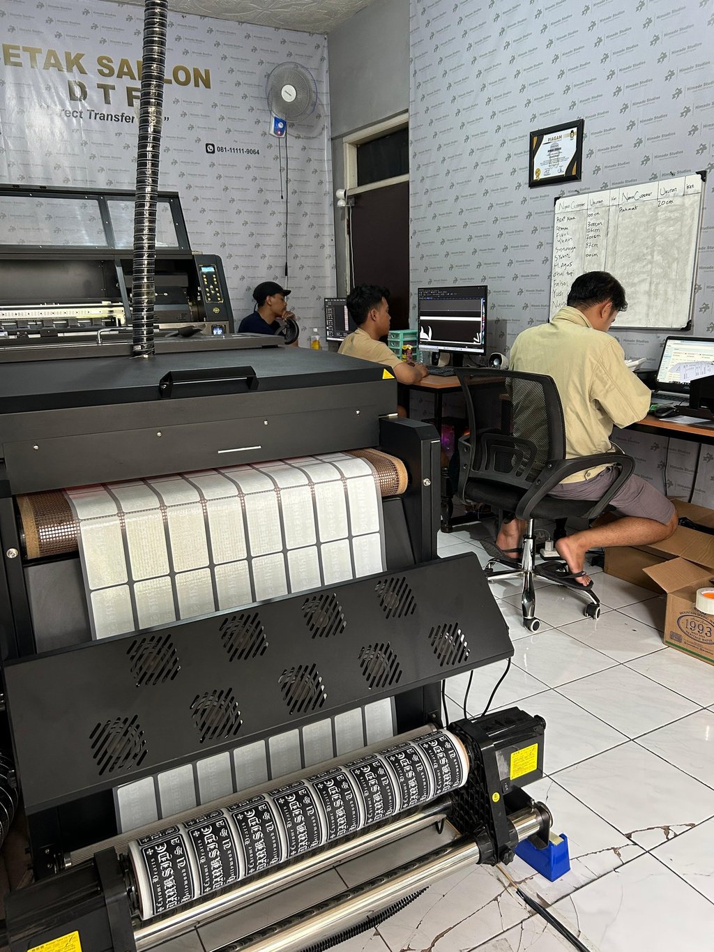 proses sablon DTF - Himade Studios