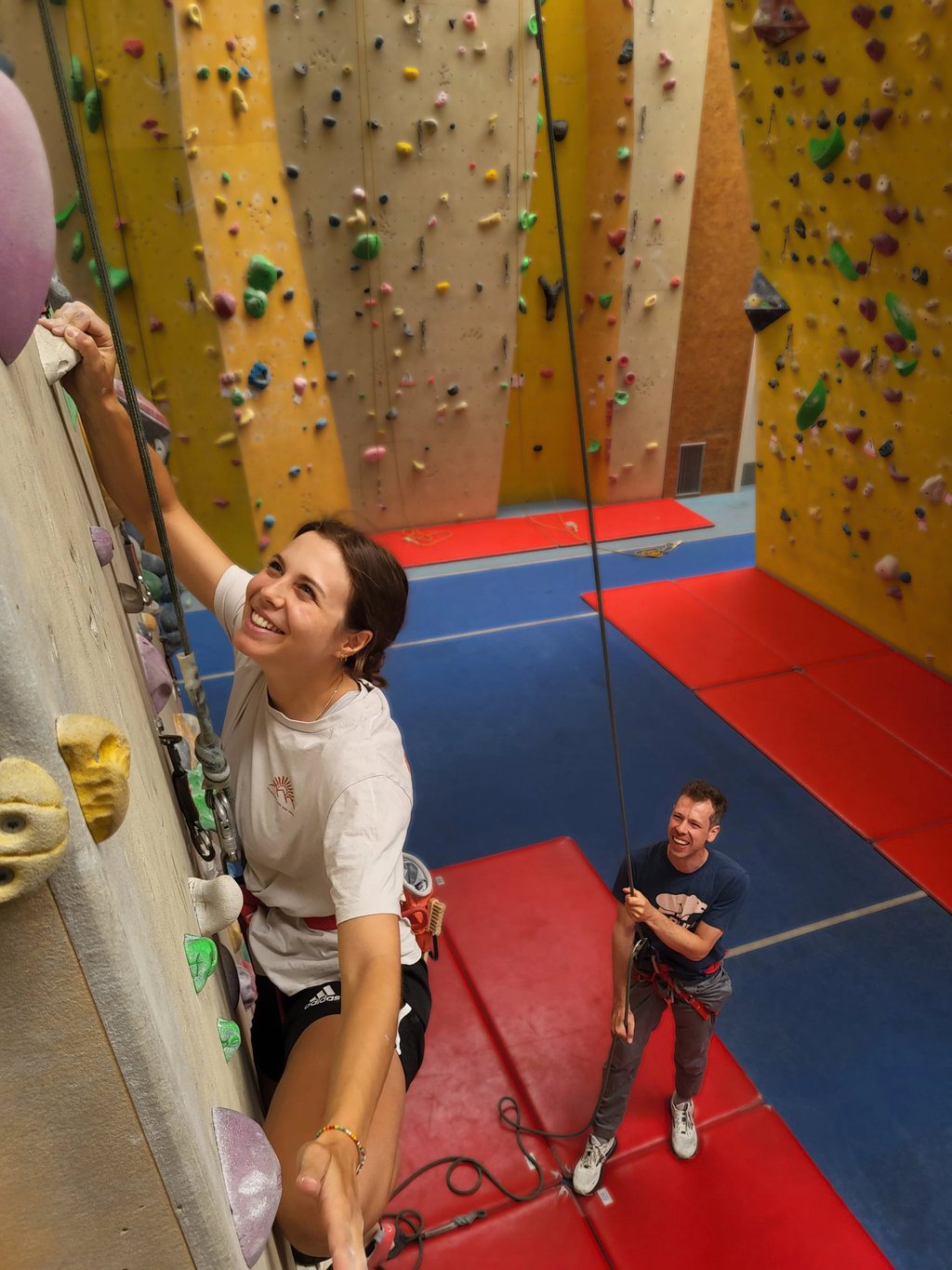 Toprope Climbing Course in Vienna (Kletterhalle Marswiese, Participants belaying each other)