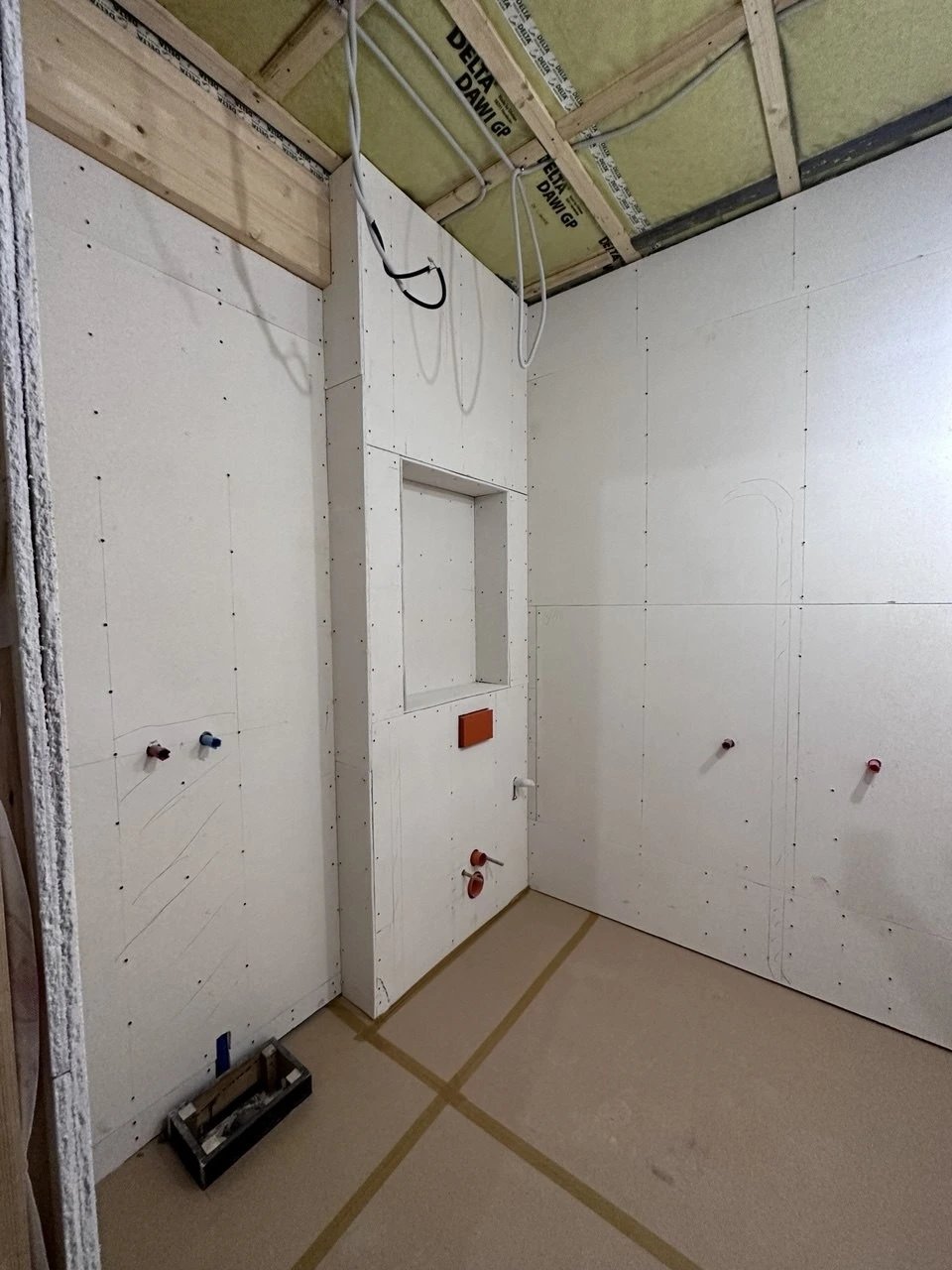 Opšivanje ugradnog vodokotliča gipsanim tablama