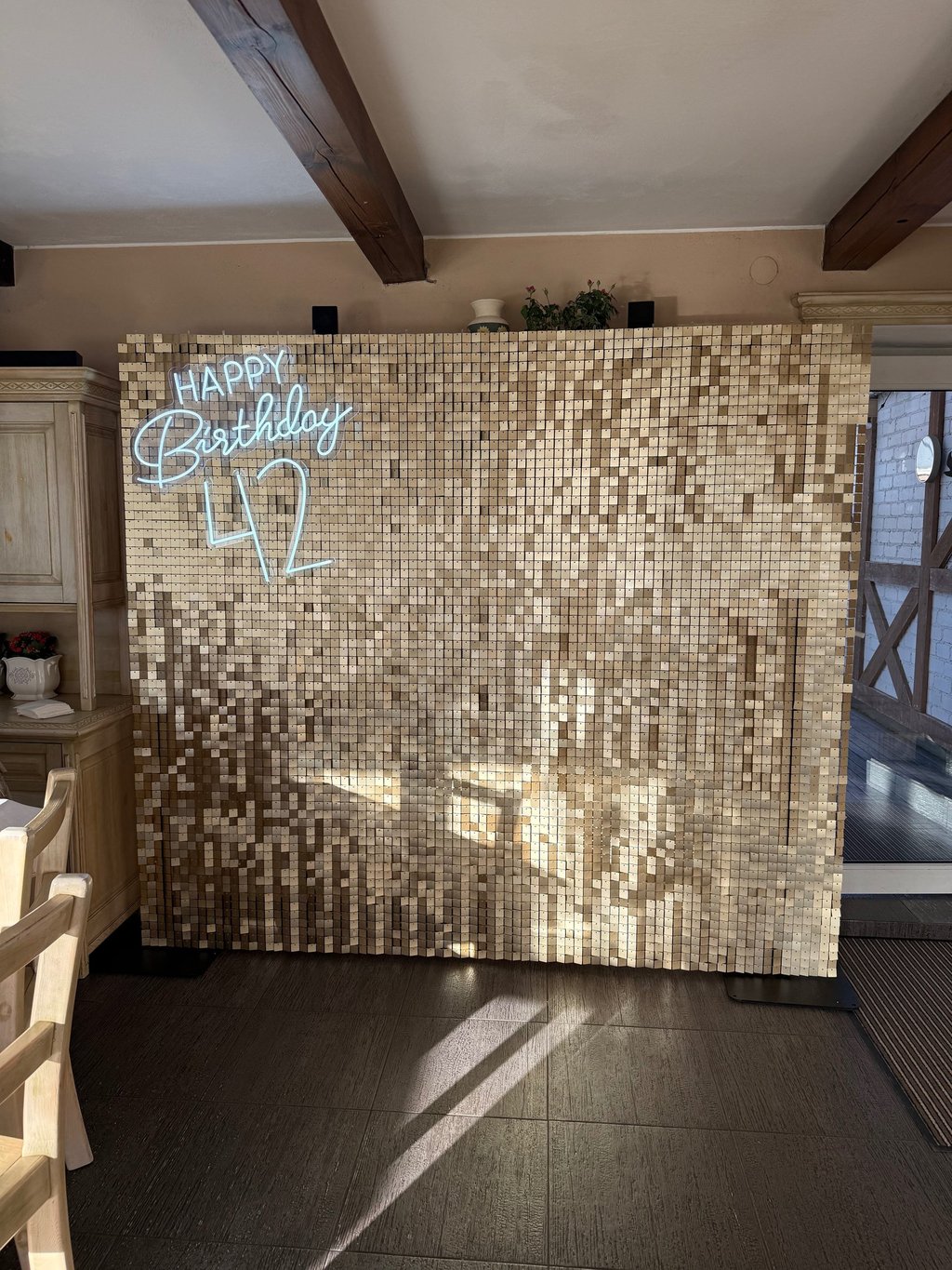 foto sienele, svieciantys skaiciai, blisgu foto siena, fotosienele, fotosiena, fotosienele nuoma