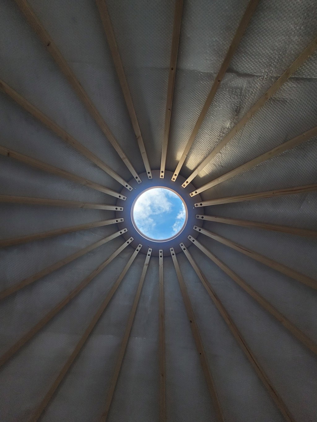 yourte soins énergétiques Le Chemin de la Chouette Nantes Rennes 44