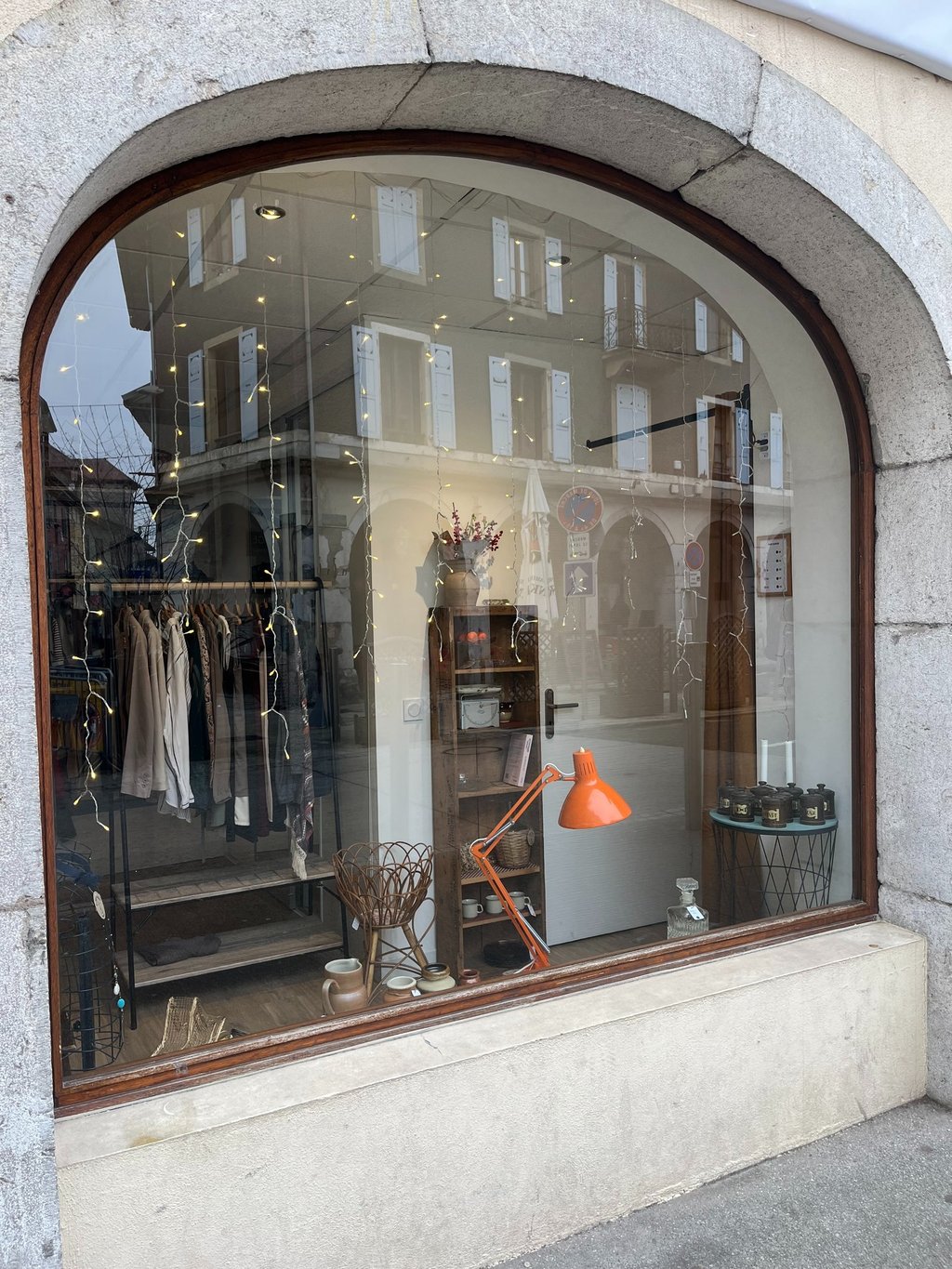 Boutique chinerie objets vintage friperie Gang des fées La Roche sur Foron