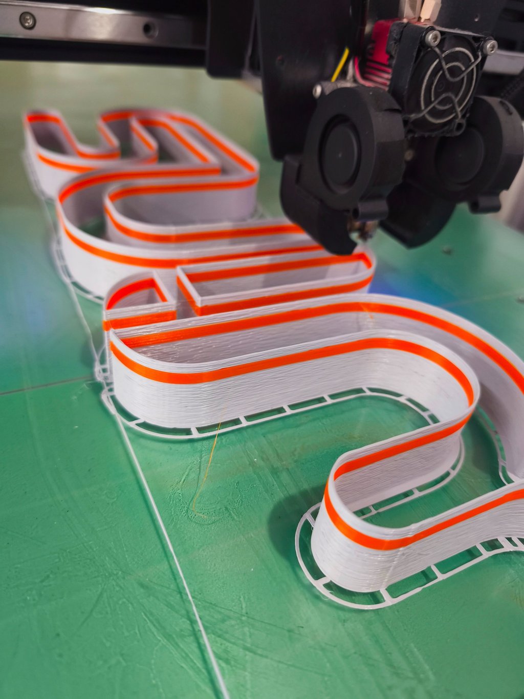 Logo corporeo impreision 3d 