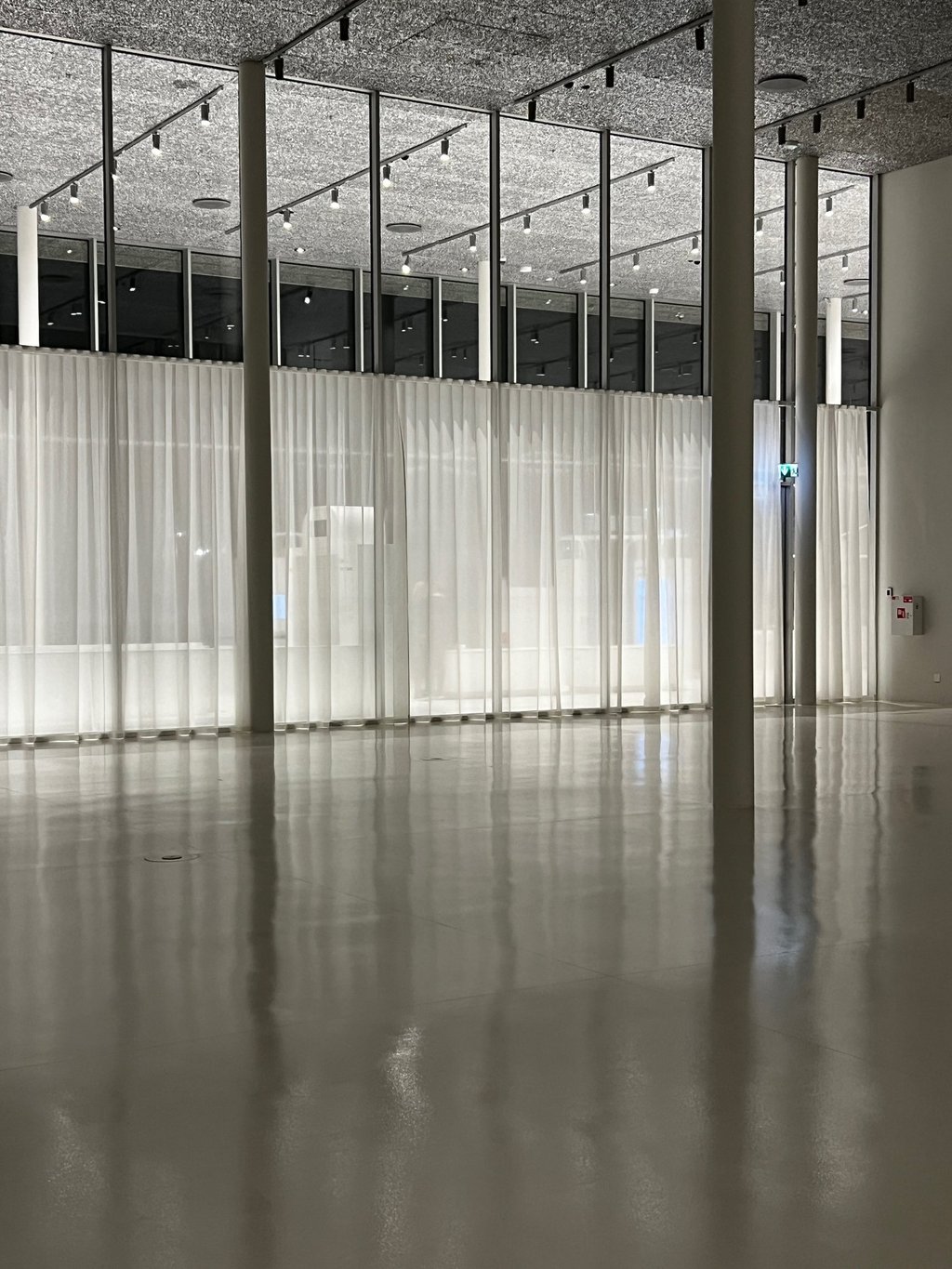 Didelių erdvių aukustikos gerinimas