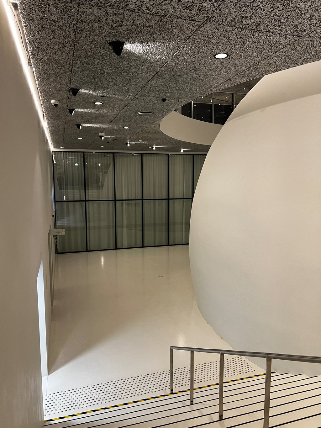 Akustiniai sprendimai didelėms patalpoms