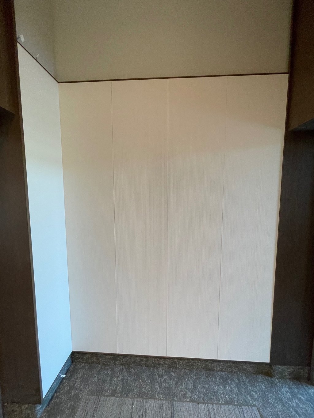 Sienų danga viešbučiaims