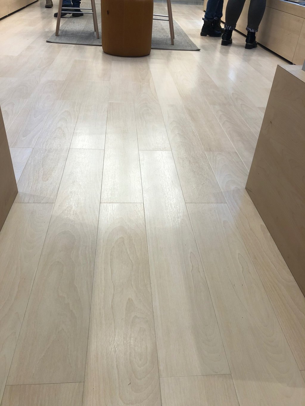 LVT grindys prekybos vietoms